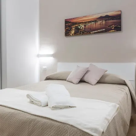 Alojamento de Acomodação e Pequeno-almoço Adastra Nápoles